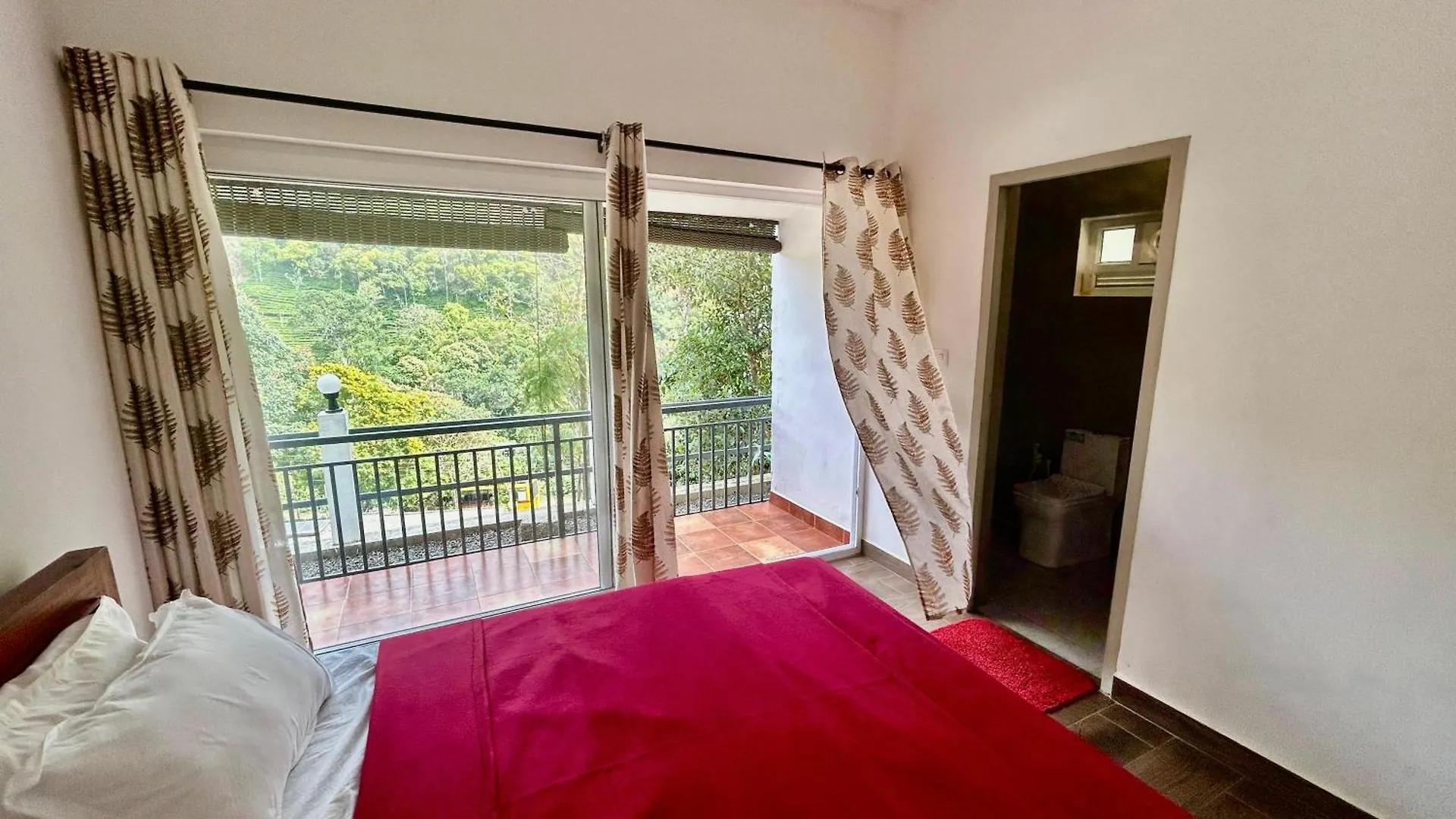 Misty Heights Peermade - Private Mountain Villa Retreat Vandiperiyār