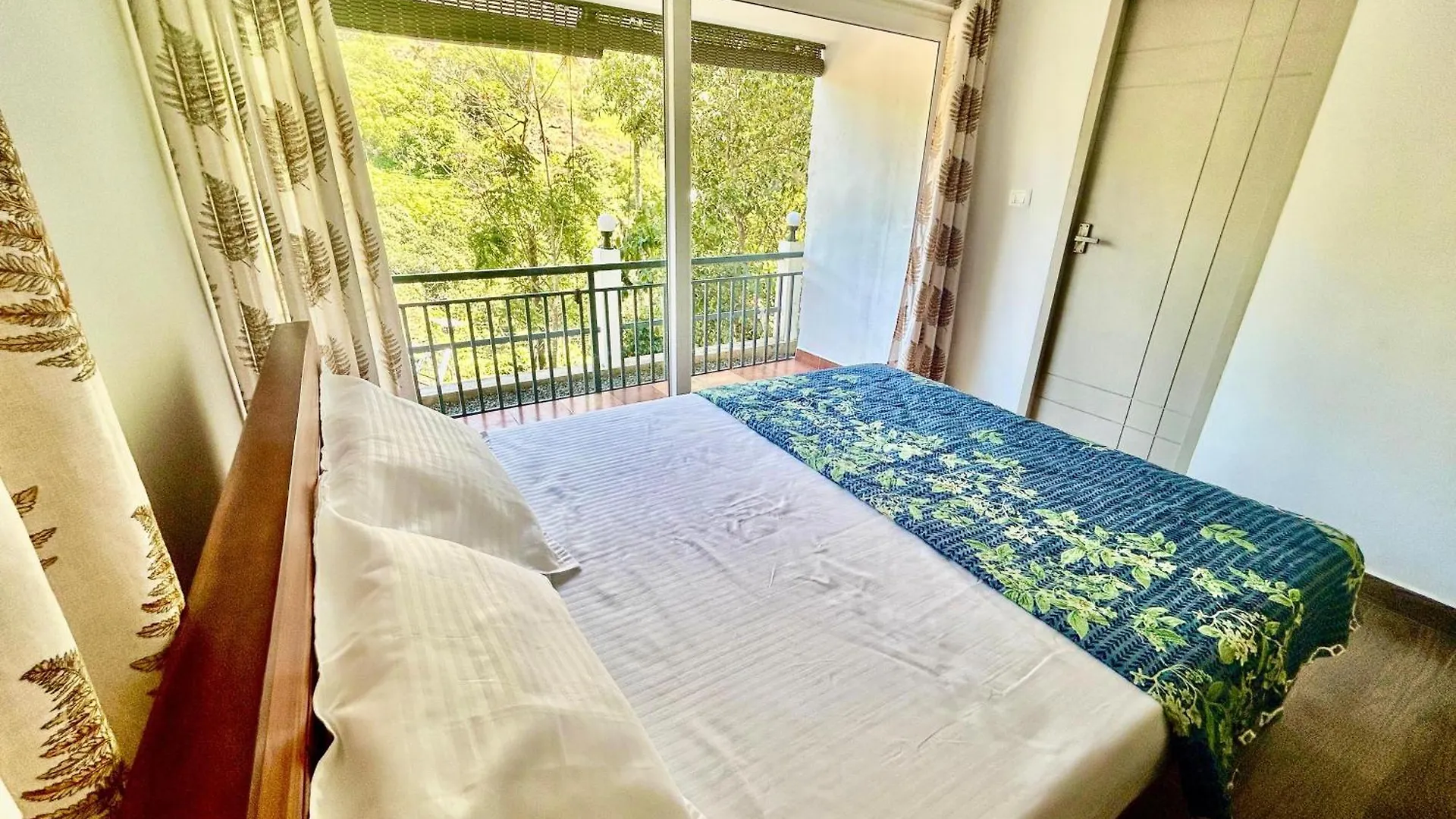 Misty Heights Peermade - Private Mountain Villa Retreat Vandiperiyār